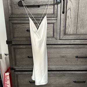 Zara SATIN EFFECT SHORT DRESS
WHITE